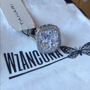 Tahari crystal ring 7 Big Square Cubic Zirconia